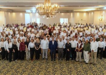 Fortalece SET cobertura educativa con nombramientos de cambios de de centro de trabajo